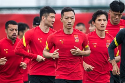 ​国足薪水到底有多高？已经属于亚洲顶级水平，怪不得接受不了降薪