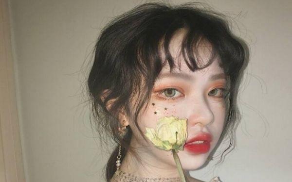 生活如何化妆自然好看 怎样化淡妆好看又简单 3