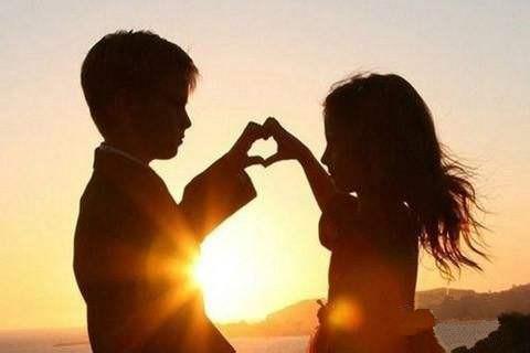 怎么和漂亮妹妹聊天 这样聊天才能获得女生好感