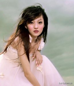 ​张韶涵个人资料（身体娇小、能量巨大的实力派歌手——张韶涵）