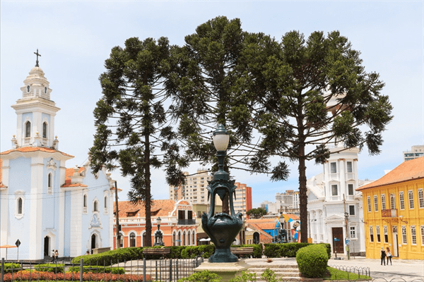 亚热带湿润气候特点(亚热带湿润气候分布在哪里)