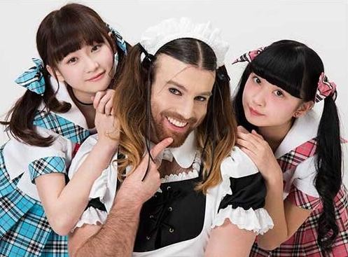 毕畅老公贺树峰(乡爱谢永强晒妻儿近照)