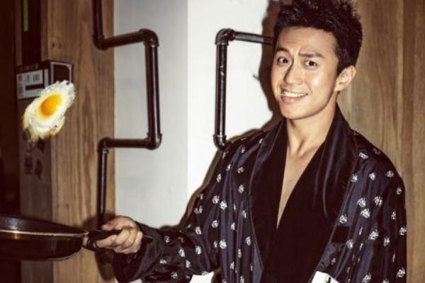 邓超去考驾照,全程一脸淡定!网友:这是要为学霸正名吗?