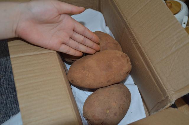 土豆要怎么保存才不发芽和绿（今天才发现土豆这样保存）(5)