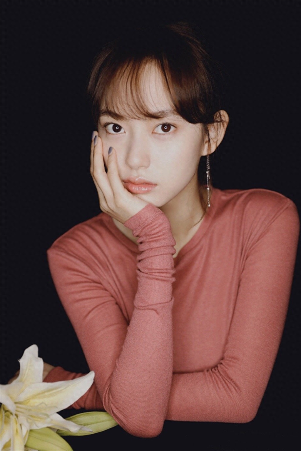 陈雨锶，甜酷的闪光女孩，在《十二谭》中饰叶丽娜