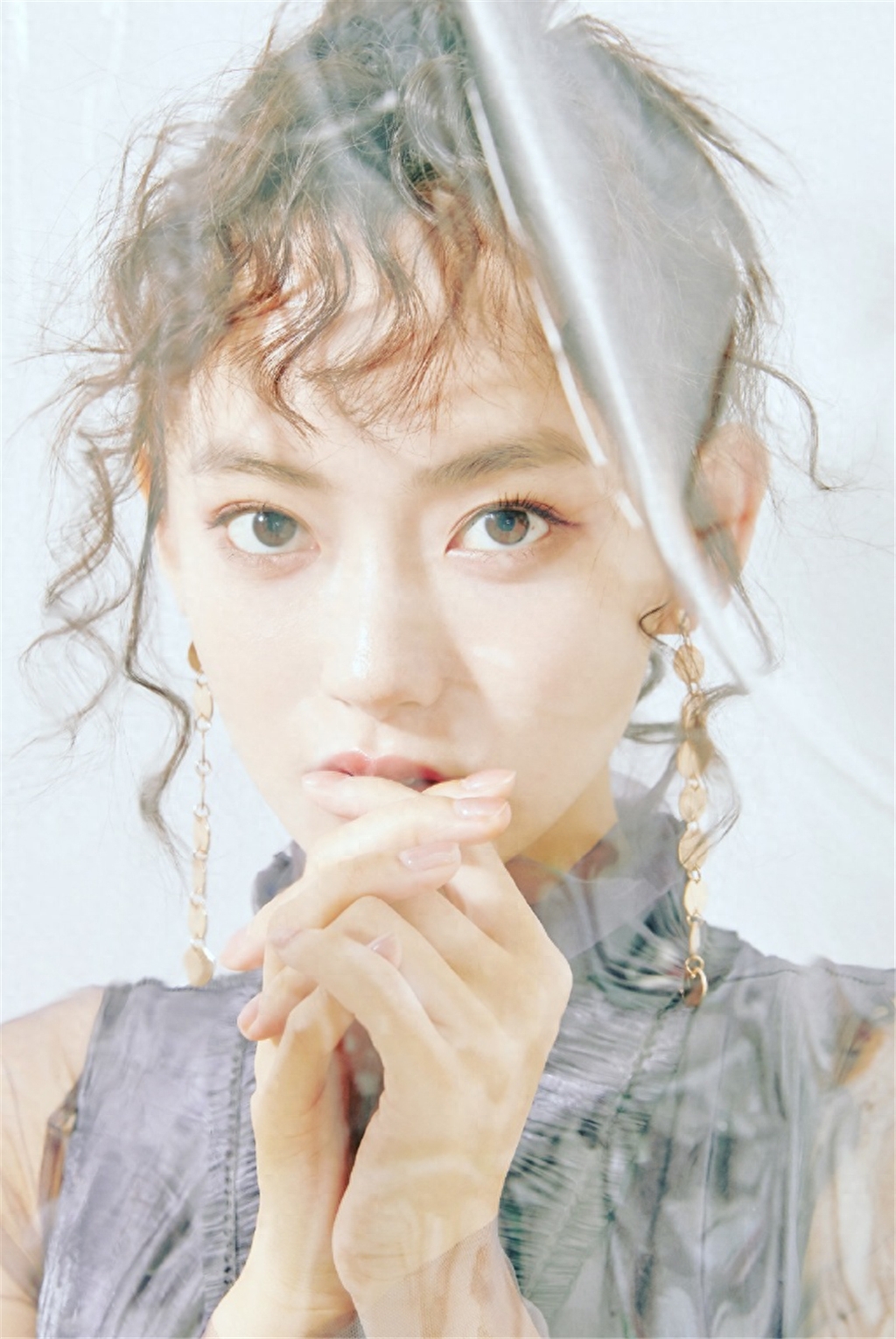 陈雨锶，甜酷的闪光女孩，在《十二谭》中饰叶丽娜