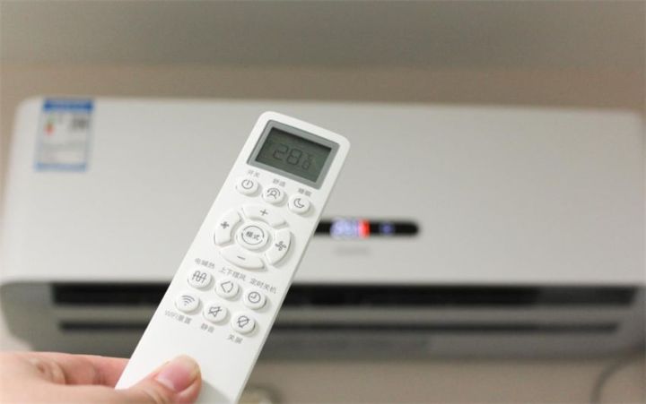 油汀费电还是空调费电（油汀取暖和空调取暖费电对比）