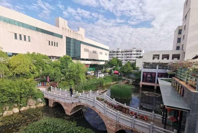 西山区美食,昆明市西山区有哪些不错的自助海鲜餐厅?图2