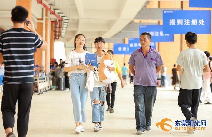 环境超美！东莞再添一所高等学府！首批新生正式“进驻”