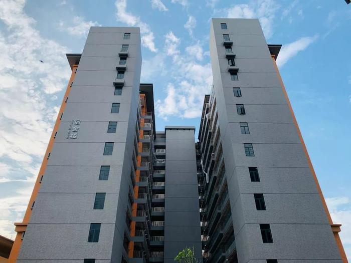 环境超美！东莞再添一所高等学府！首批新生正式“进驻”