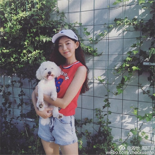 周怡，钱枫的绯闻女友，汪涵的干女儿，穿衣搭配起来果然不简单