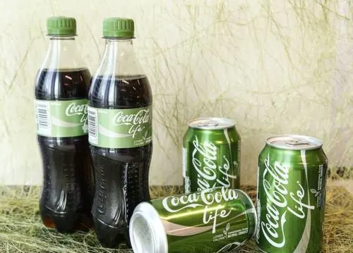 为什么可乐最初是绿色的,最初的可乐是绿色的吗图7