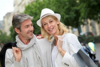 ​什么是忘年恋（为什么忘年恋越来越流行）