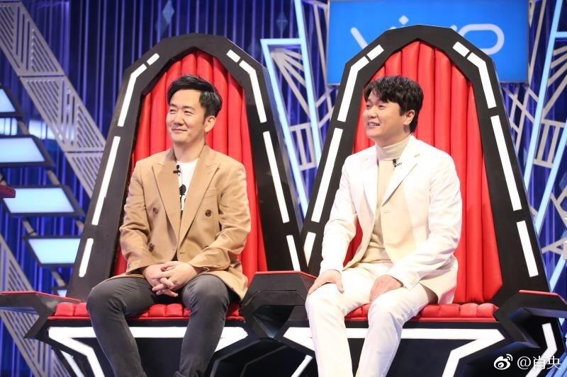 肖央老婆李桃照片 肖央怎么不带王太利完了俩人闹掰了吗