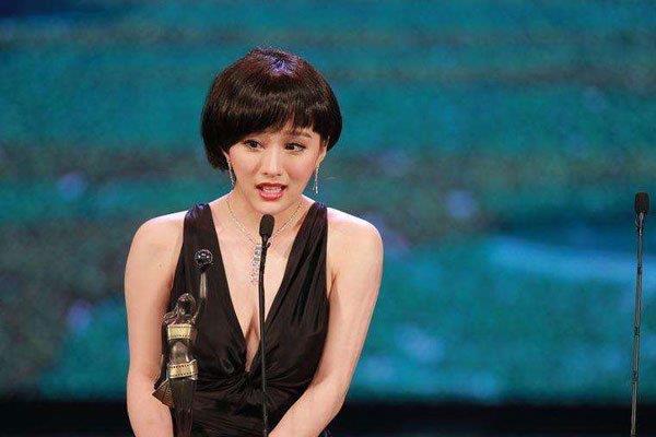 喜爱夜蒲有一段绿衣服cat 易小兵不是cat喜欢类型