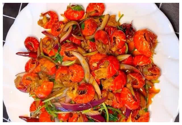 春节里如何在家做出美味的香辣龙虾?你看这做法如何?