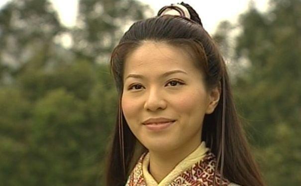 情路坎坷的滕丽名，告别一串渣男后，终于翻身成了豪门贵妇