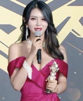 如何看待人气主播“见光死”?美颜镜头让多少水友心碎 你的阿冷