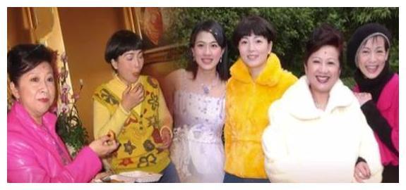 “石榴姐”苑琼丹，“骗”了观众27年后，终于“露馅”了