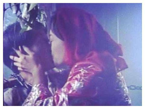 “石榴姐”苑琼丹，“骗”了观众27年后，终于“露馅”了