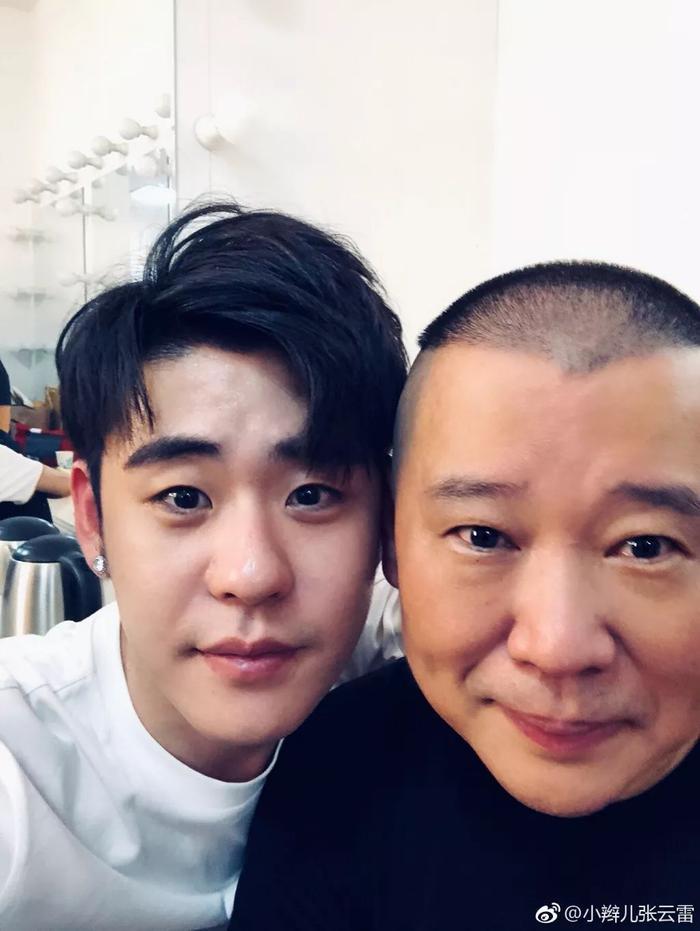 曾被郭德纲叫“人渣”和扇耳光，带一身钢板演出：一个说相声的凭什么这么红？