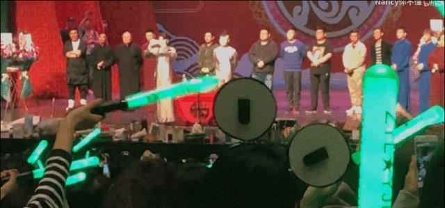 曾被郭德纲叫“人渣”和扇耳光，带一身钢板演出：一个说相声的凭什么这么红？