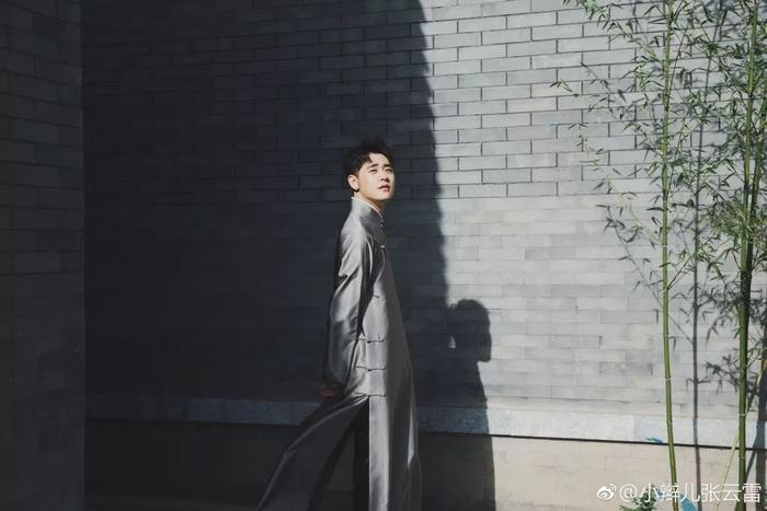 曾被郭德纲叫“人渣”和扇耳光，带一身钢板演出：一个说相声的凭什么这么红？