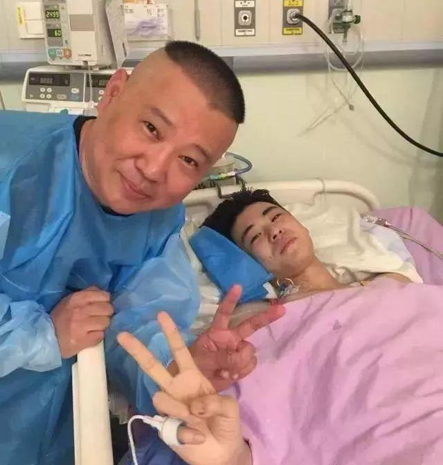 曾被郭德纲叫“人渣”和扇耳光，带一身钢板演出：一个说相声的凭什么这么红？