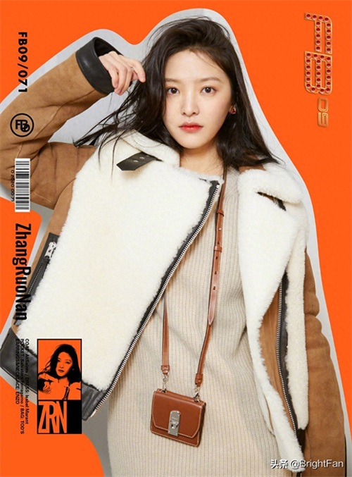 美女明星章若楠甜美学院风唯美写真图片