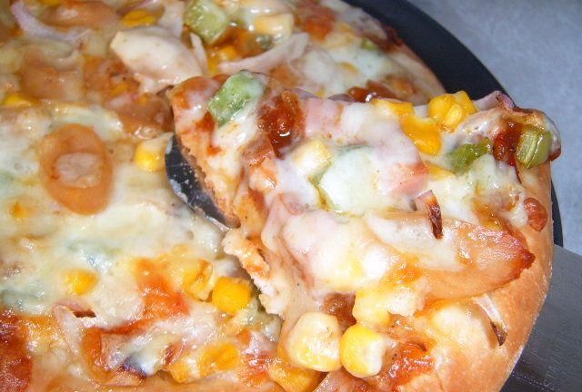 自己在家制作披萨最简单的方法