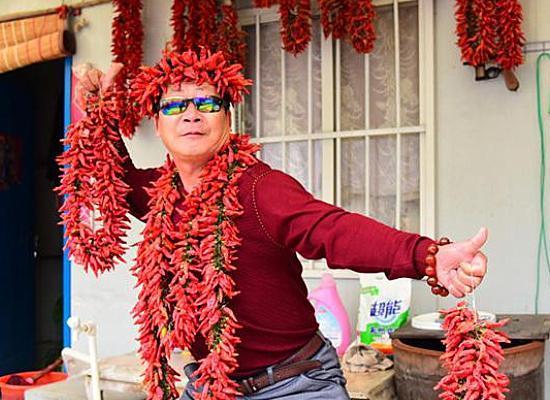 中国辣王李永志,曾当众吃下一袋辣椒面,现在的他还以吃辣为生?
