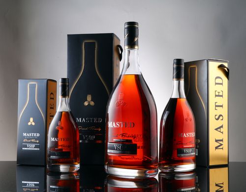 万事达红葡萄酒