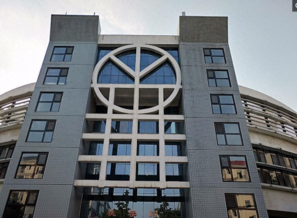 镜头下清华大学的食堂，这样的价格什么水平？