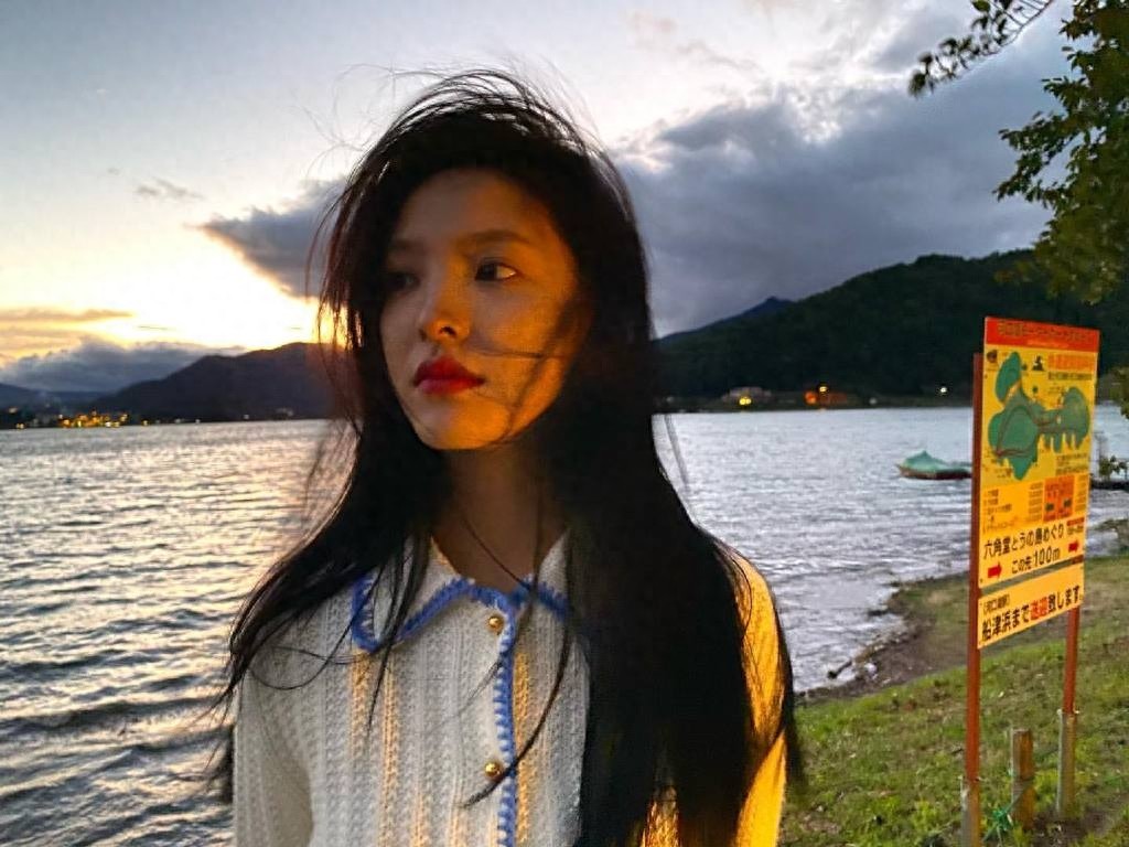 章若楠，来自浙江温州，就读于杭州电子科技大学，中国内地女演员