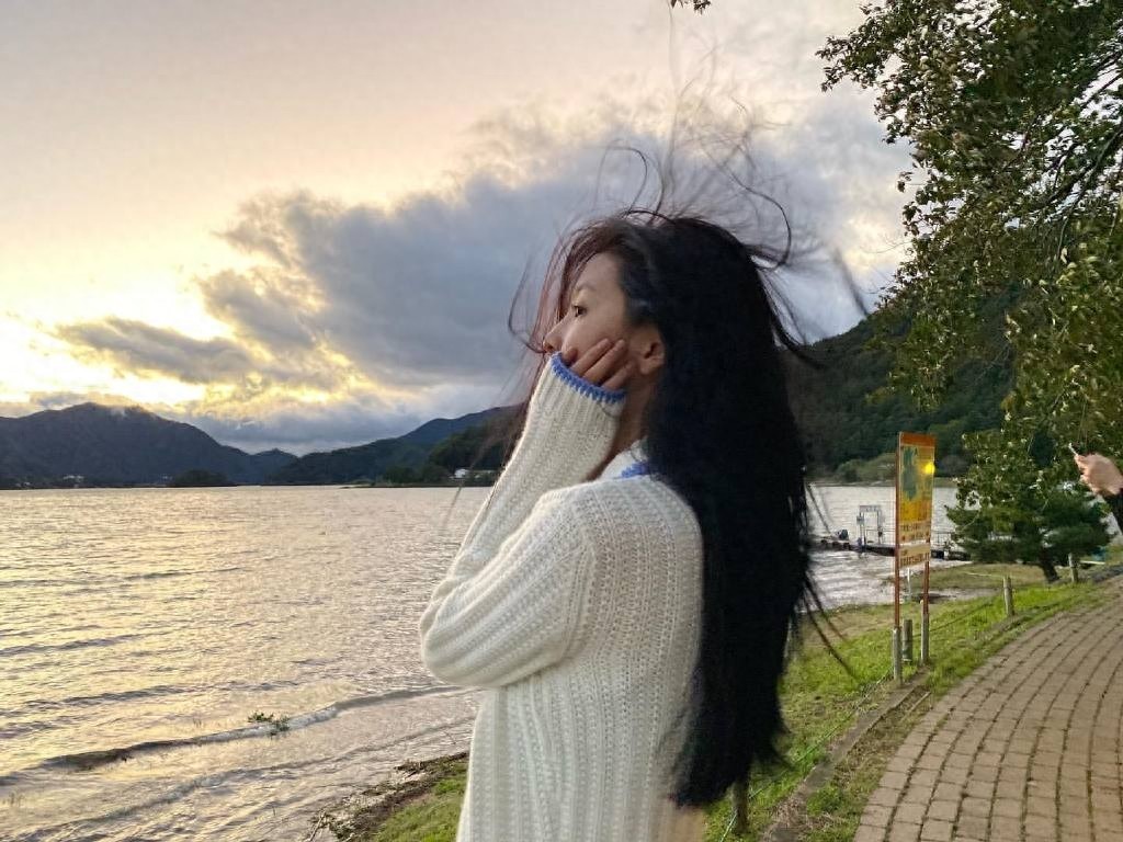 章若楠，来自浙江温州，就读于杭州电子科技大学，中国内地女演员