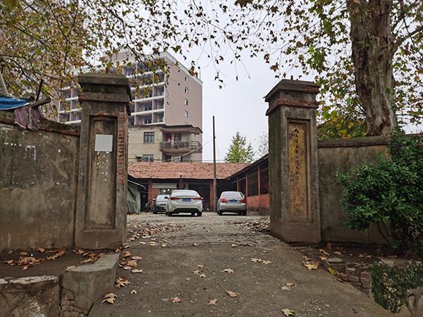 劳荣枝潜逃20年是怎么过的（她案发潜逃后母亲震惊哭白头）(3)