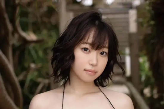 新一代妹系女演员霸主架乃由罗写真分享，暗黑帝国的未来栋樑！