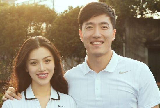 刘翔前妻深夜K歌买醉（刘翔前妻独坐街头落寞不堪）