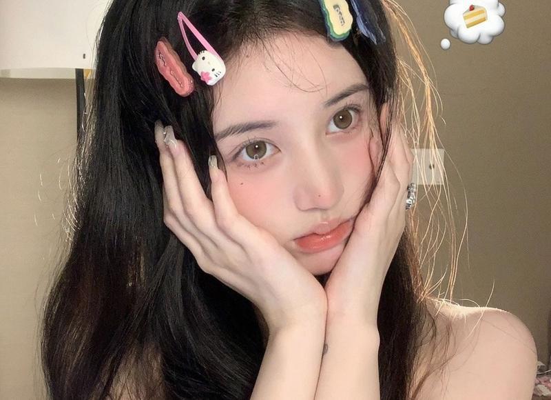 杜志国比郑卫莉大几岁（与小12岁郑卫莉感情深）