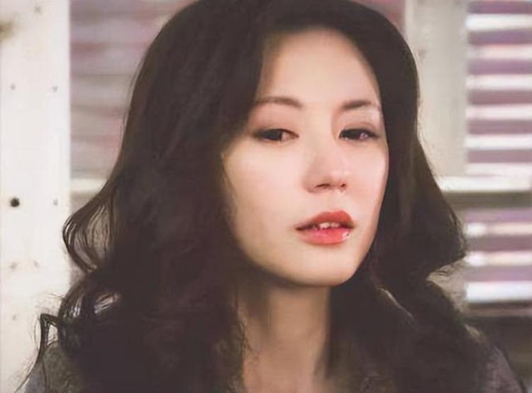 刘心悠险遭曾志伟毒手凭步步惊心大火为何被质疑性取向