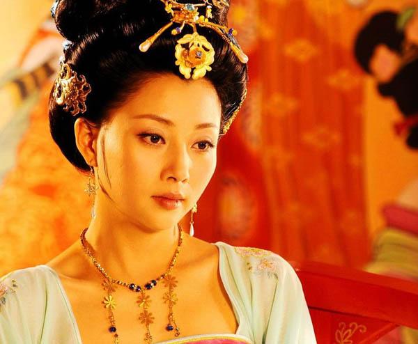 杨玉环简介生平（四大美女杨贵妃，唐玄宗的最爱，长恨歌的主角，38岁死于马嵬坡）