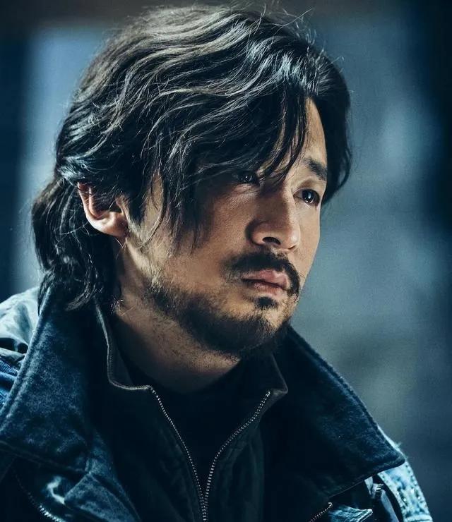 演员雷佳音，老婆是吵架吵来的，和岳母处得像姐弟