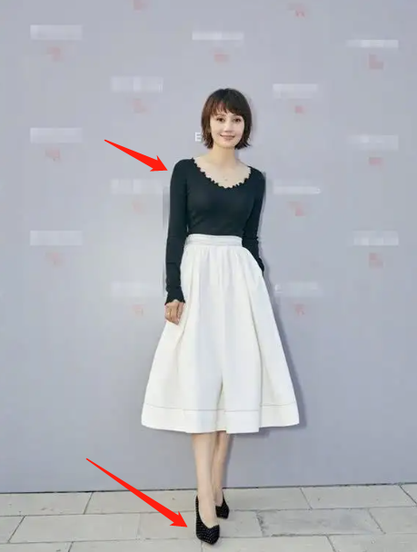 袁泉个人资料简介（穿衣体面却显嫩）