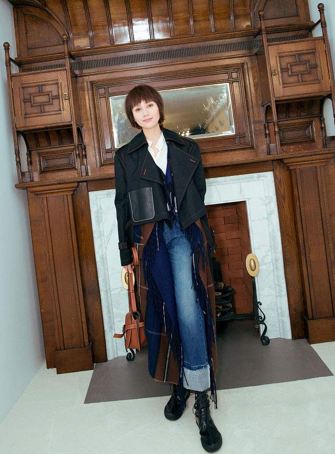 袁泉个人资料简介（穿衣体面却显嫩）