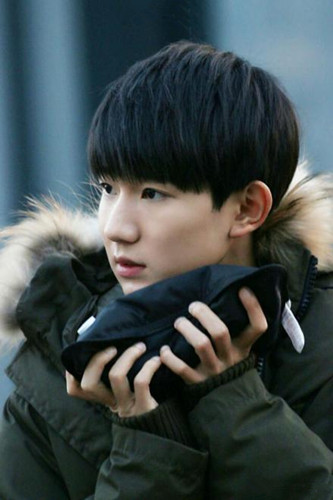 王源下颌骨脱位怎么回事 老毛病牙齿错位硬撑彩排