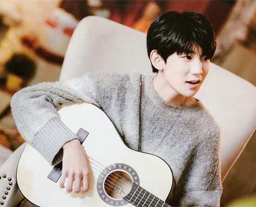 王源下颌骨脱位怎么回事 老毛病牙齿错位硬撑彩排