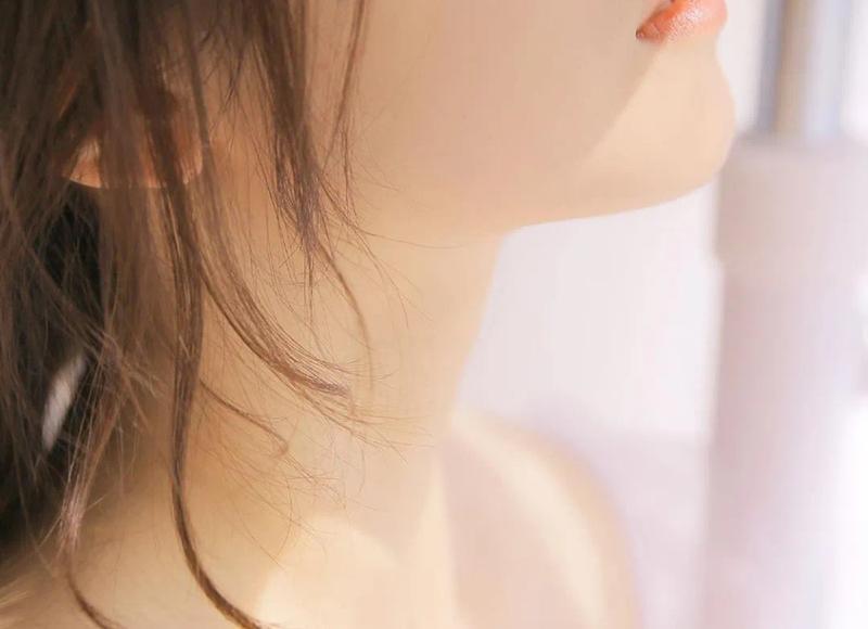 彭小苒五官，彭小苒--比起五官更让人赞叹的是她的三观